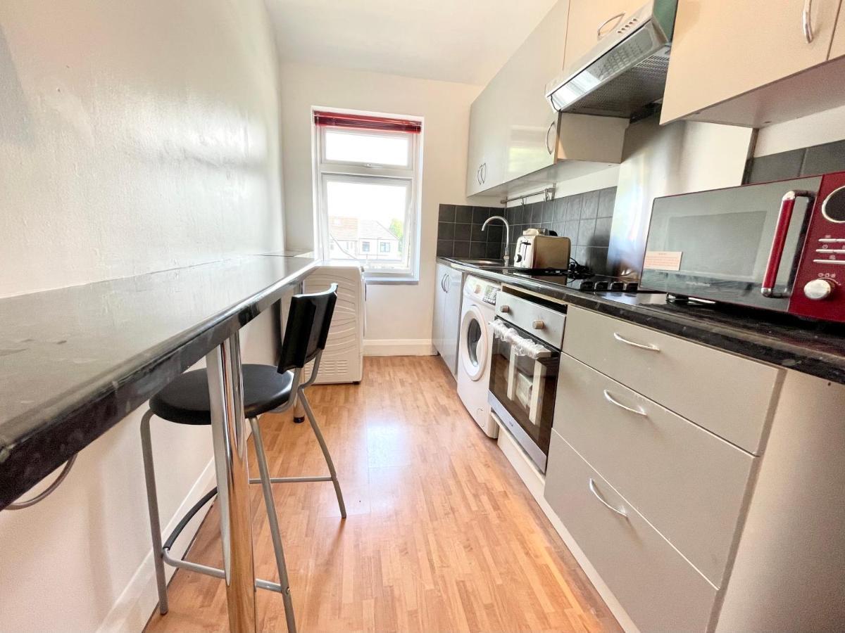 No2326 Tree-Hole Apartment Northolt  ภายนอก รูปภาพ