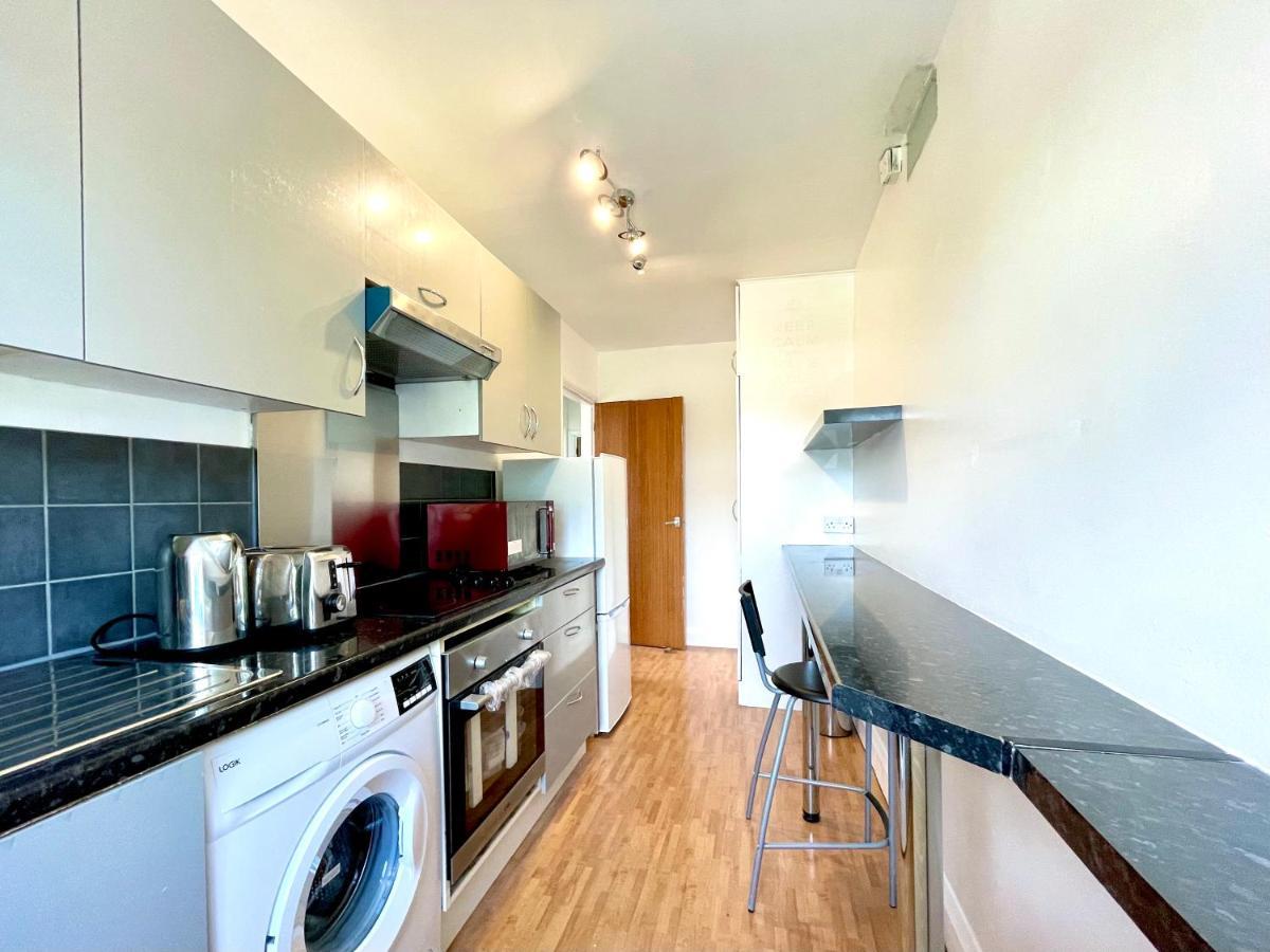 No2326 Tree-Hole Apartment Northolt  ภายนอก รูปภาพ